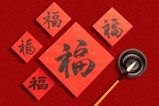 逃离老旧温泉社