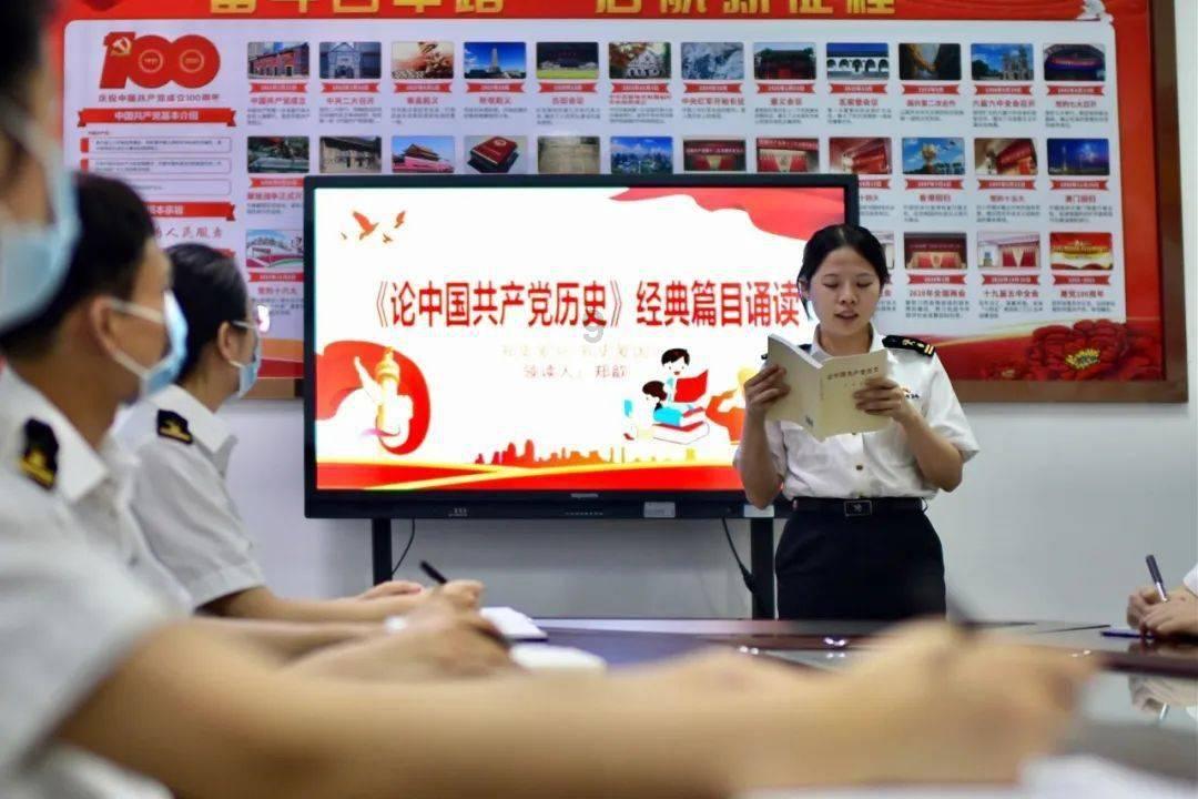 消防员趴雪地降温又返回火场，你想对这些消防员说些什么？