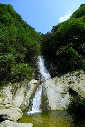 东方春晚录制现场曝光，胡歌戴大红花像新郎，繁花剧组重聚太热闹
