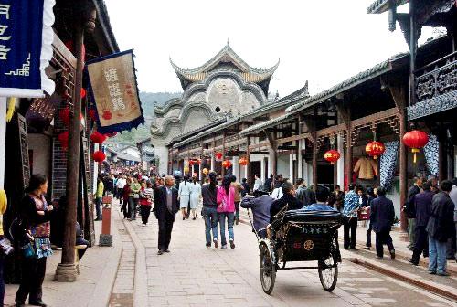 “电”亮万店巾帼服务队 守护万家灯火的“她力量”